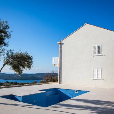 12672166 848167165310225 4769603416691134106 O